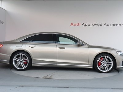 AUDI S8 - 9