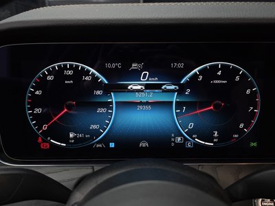 MERCEDES-BENZ E-CLASS - 8