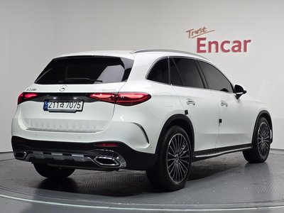 2024 Mercedes-BENZ GLC photo 4