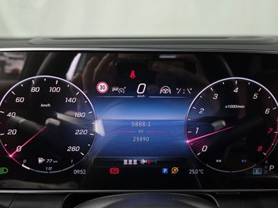 صورة مصغرة 11 لـ 2024 Mercedes-BENZ GLC