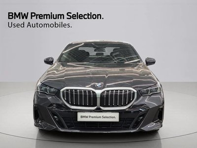 2026 BMW 5 SERIES 照片 2
