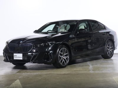 2025 BMW 5 SERIES — фото 1