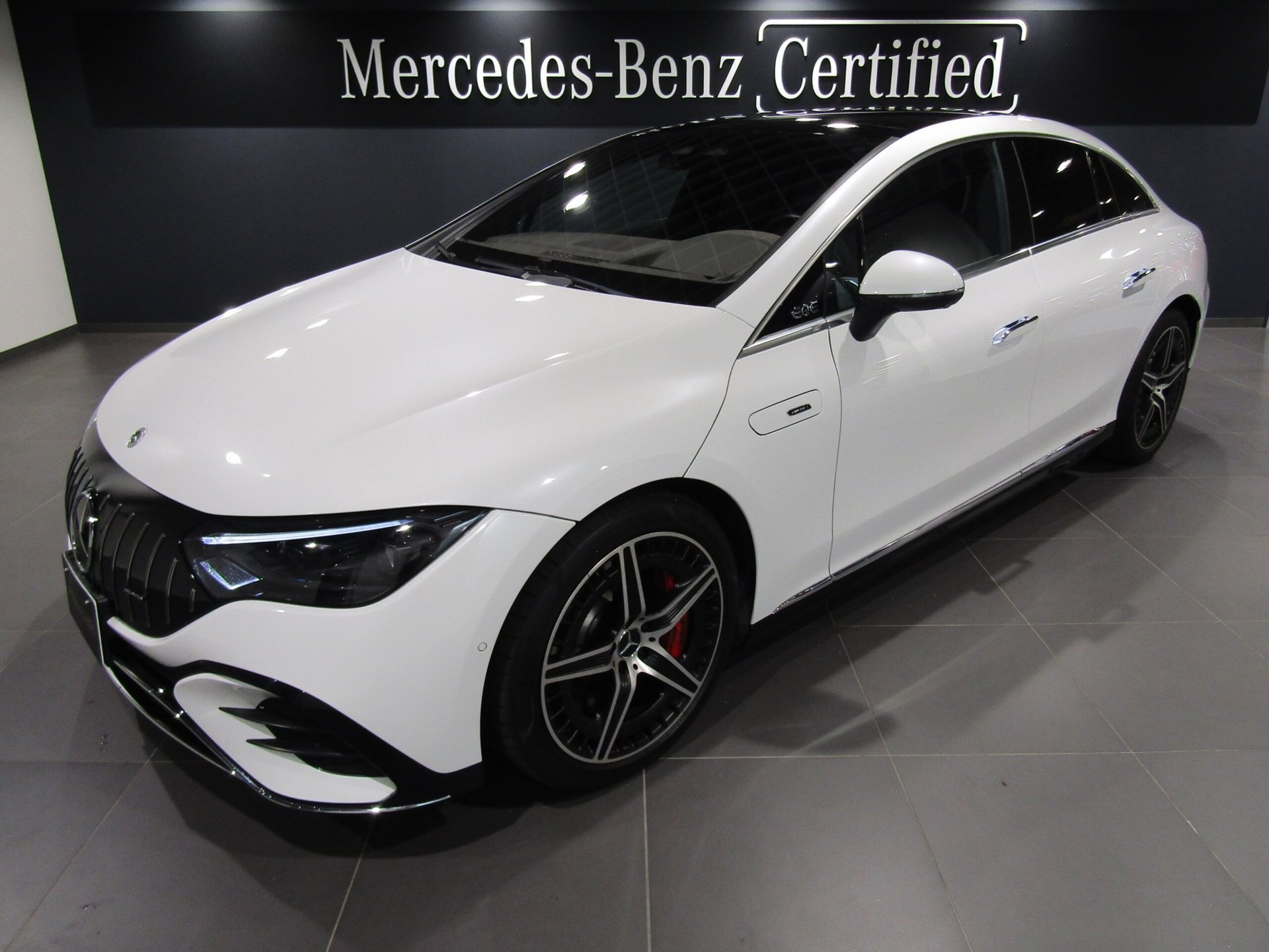 MERCEDES-BENZ EQE AMG - View 1