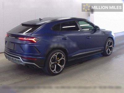 LAMBORGHINI URUS - 5
