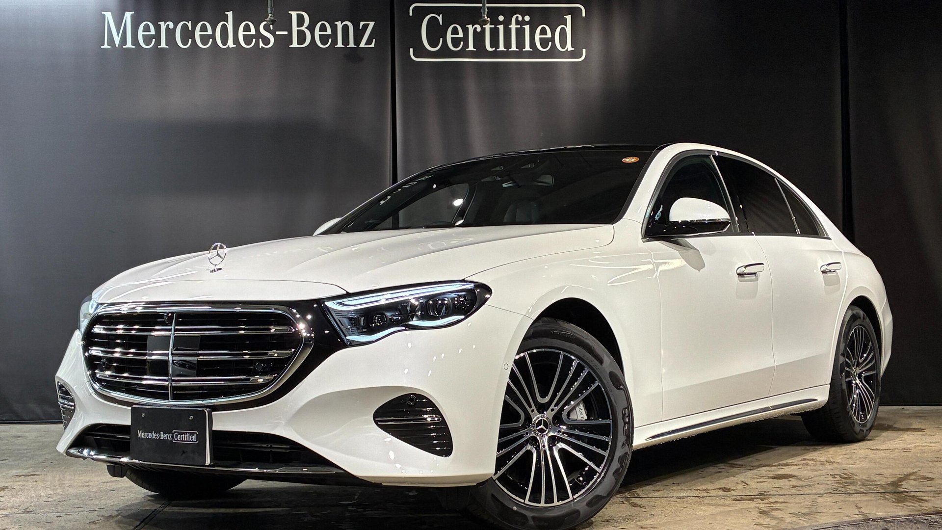 MERCEDES-BENZ E-CLASS - View 1