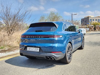 PORSCHE CAYENNE - 3