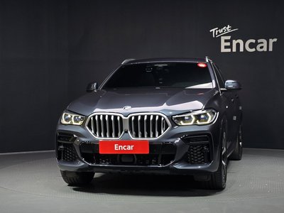 2022 BMW X6 photo 2