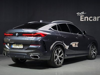2022 BMW X6 photo 3