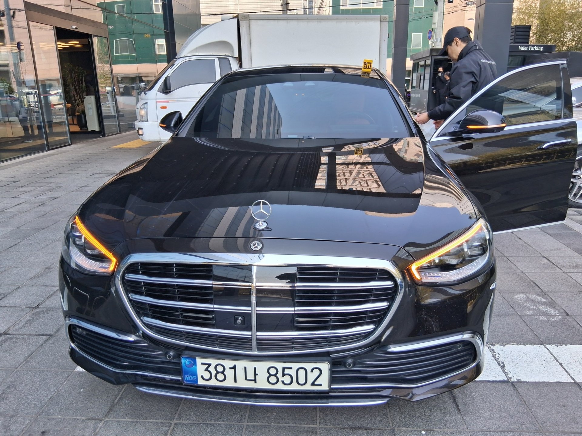 MERCEDES-BENZ S-CLASS - View 1