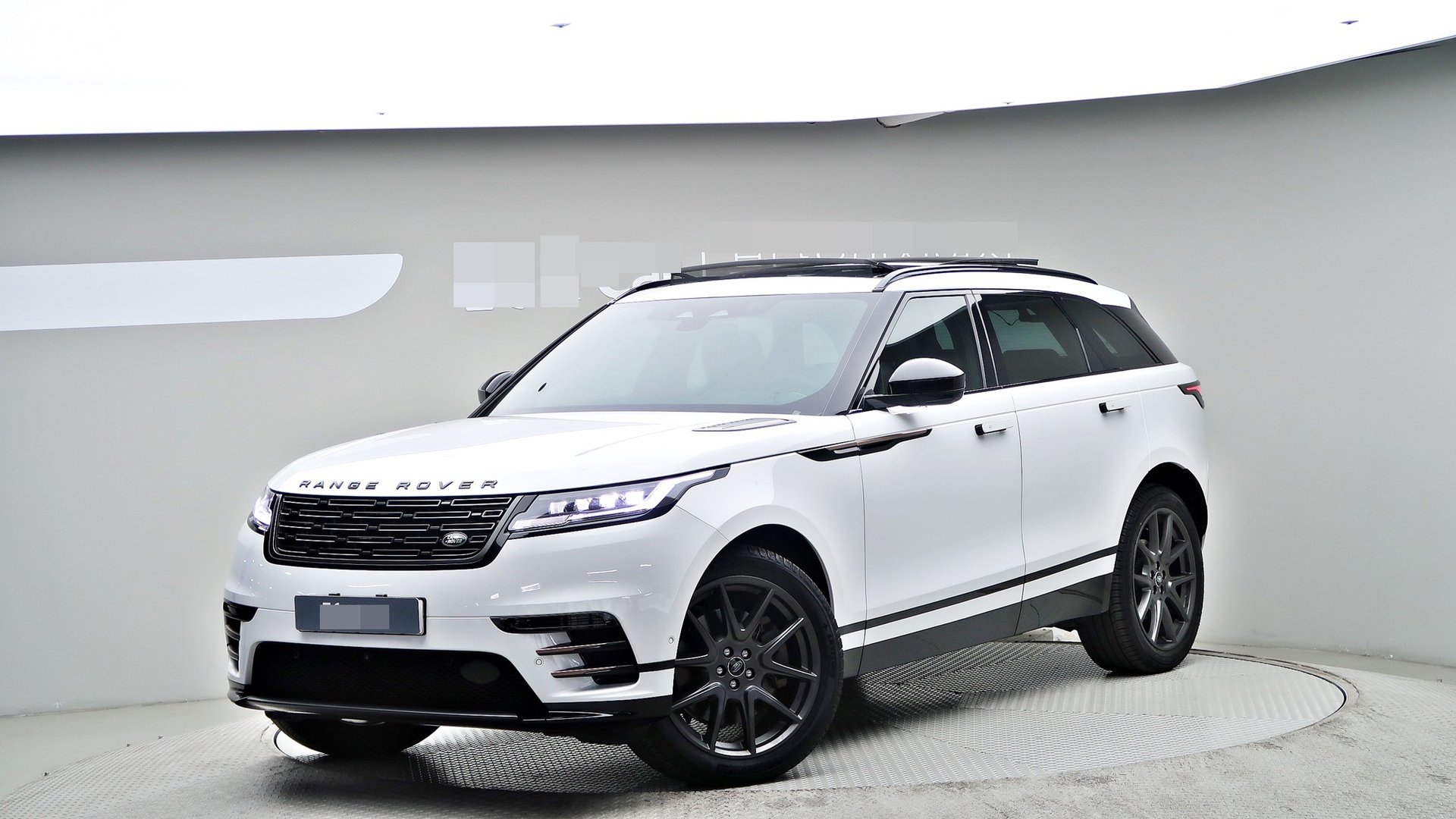 LAND ROVER RANGE ROVER VELAR - View 1