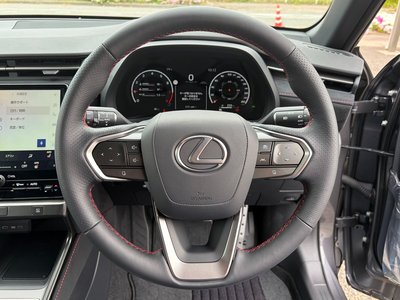 2025 Lexus LBX — миниатюра 33