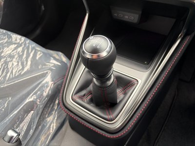 2025 Lexus LBX — миниатюра 35
