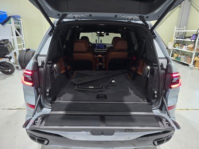 2025 BMW X7 — миниатюра 15