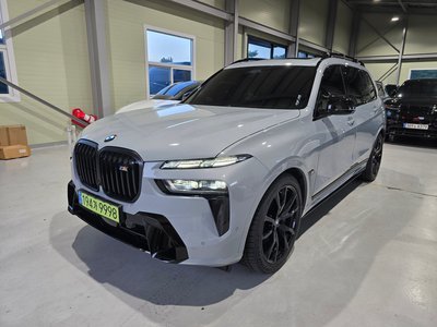 2025 BMW X7 照片 1