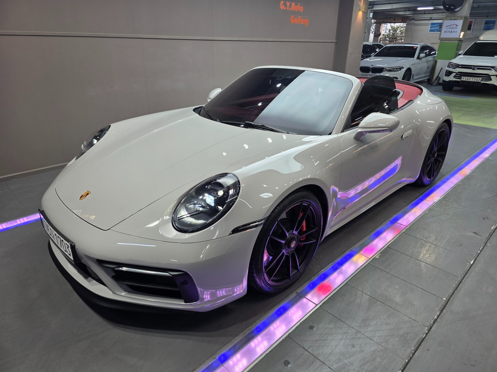 PORSCHE 911 - View 1