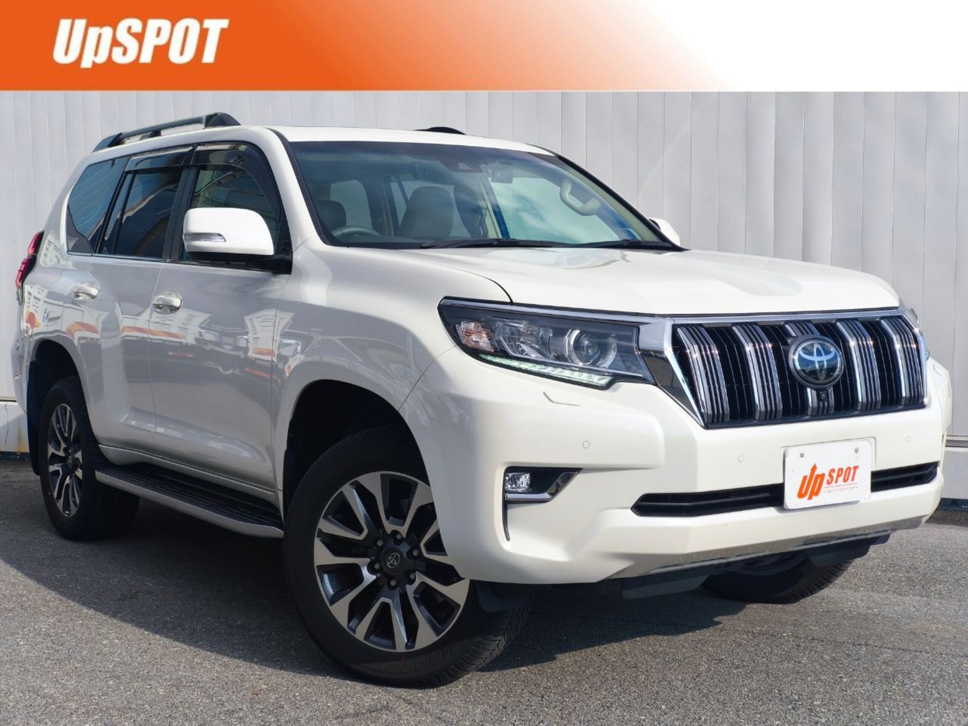 TOYOTA LAND CRUISER PRADO - View 1