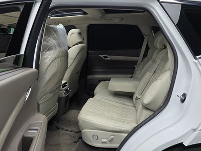 2021 Genesis GV80 thumbnail 17