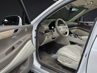 2021 Genesis GV80 thumbnail 13
