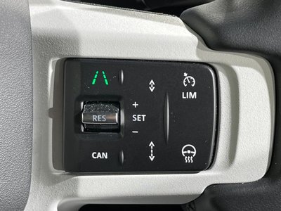 LAND ROVER DEFENDER - 10