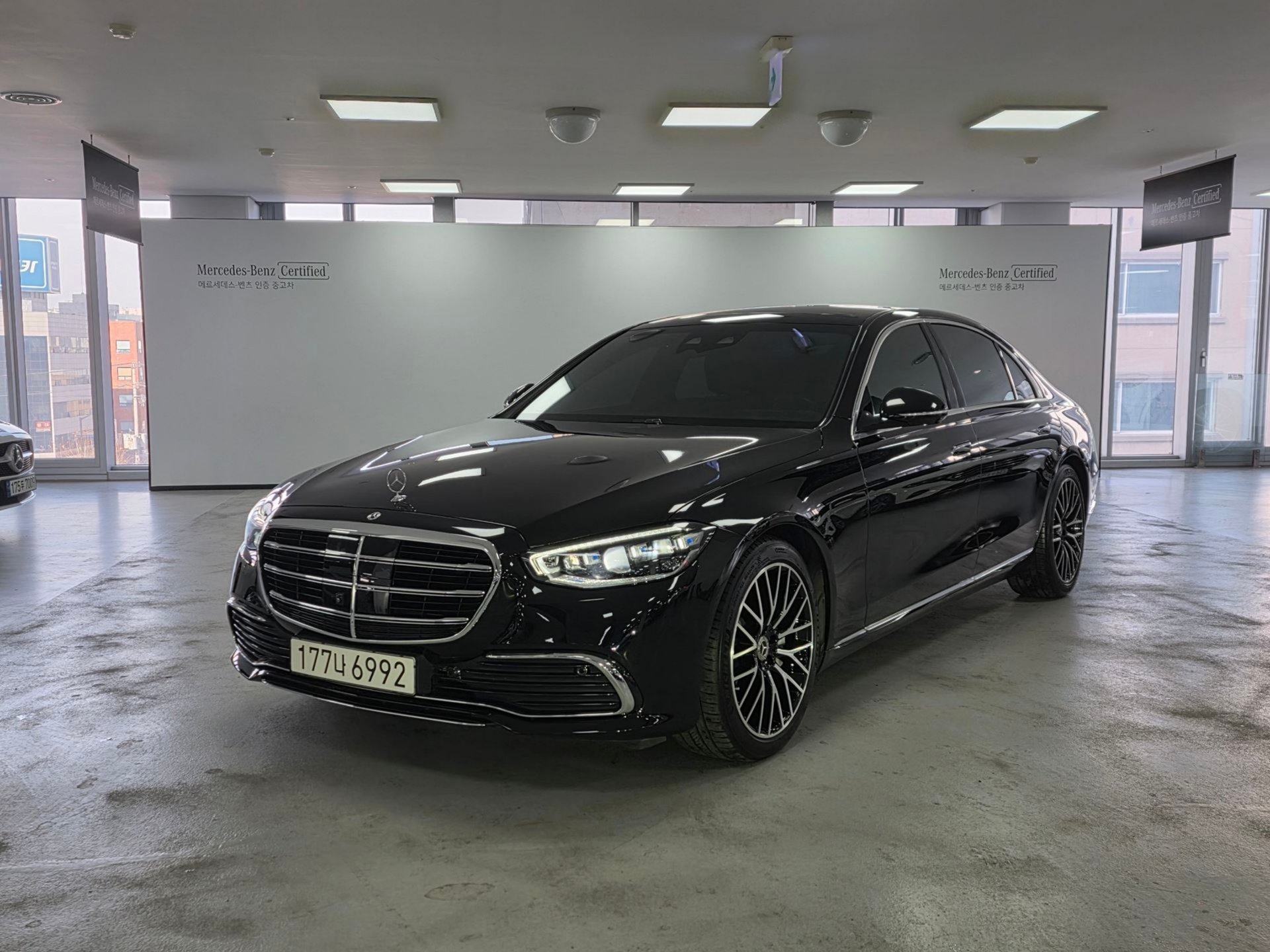 MERCEDES-BENZ S-CLASS - View 1