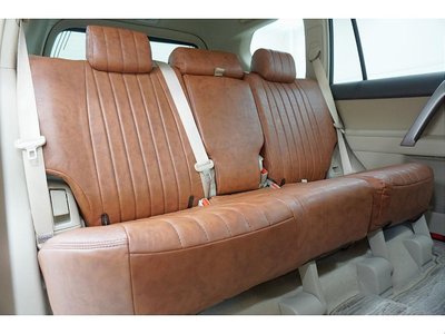 TOYOTA LAND CRUISER PRADO - 8