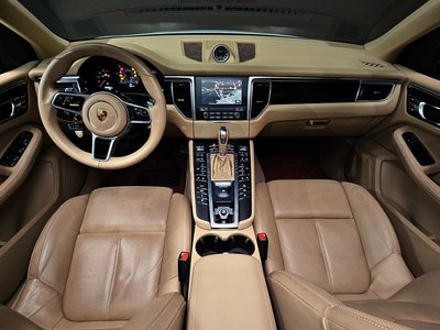 PORSCHE MACAN - 5