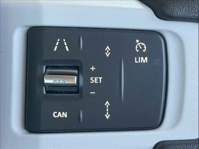 LAND ROVER DEFENDER - 9