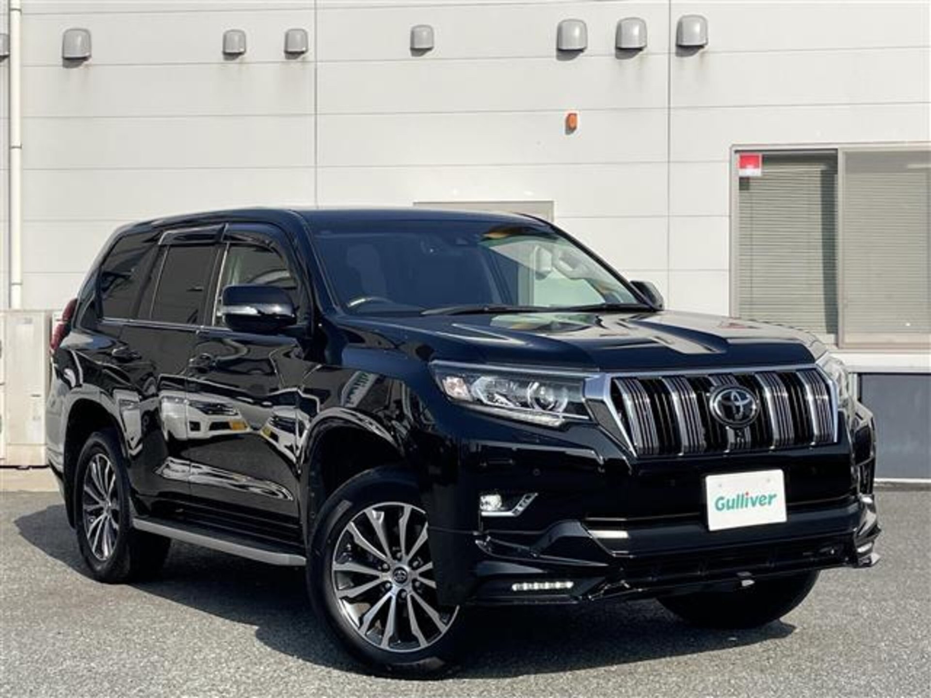 TOYOTA LAND CRUISER PRADO - View 1