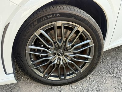 صورة 8 لـ 2023 Lexus RX