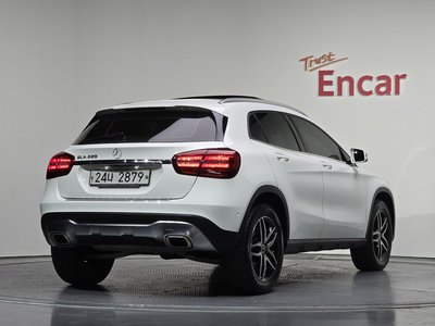 MERCEDES-BENZ GLA - 3