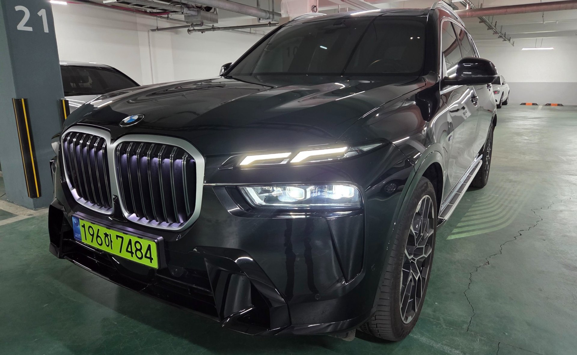 BMW X7 - View 1