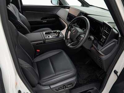 2024 Lexus LM — миниатюра 22