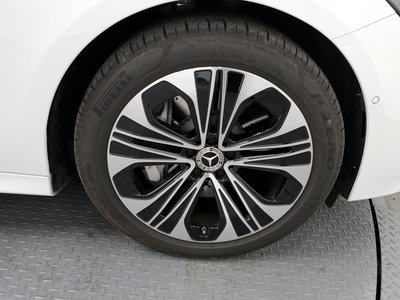 MERCEDES-BENZ E-CLASS - 6