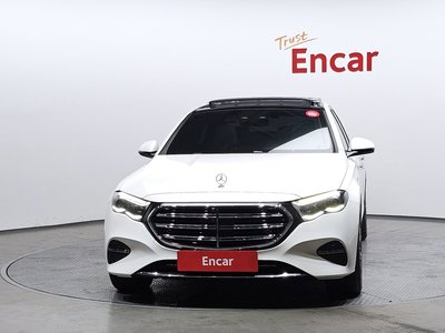 MERCEDES-BENZ E-CLASS - 2