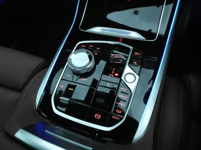 2024 BMW X7 照片 8