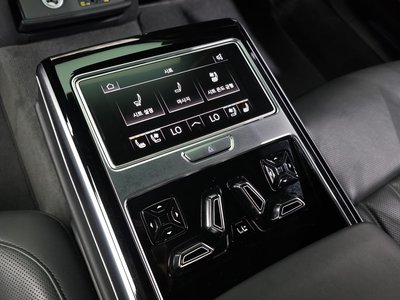 2021 AUDI A8 — миниатюра 19