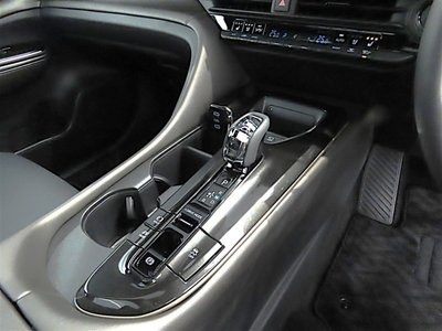 2025 Toyota CROWN SPORT — миниатюра 27