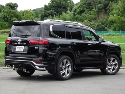 صورة 2 لـ 2024 Toyota LAND CRUISER 300
