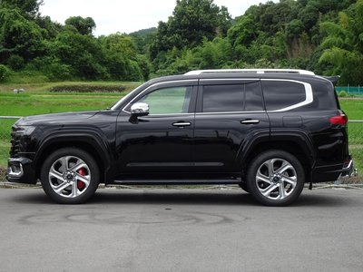 صورة 7 لـ 2024 Toyota LAND CRUISER 300