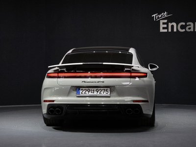 PORSCHE PANAMERA - 3