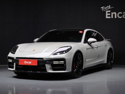 PORSCHE PANAMERA - 1