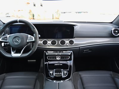 MERCEDES-BENZ E-CLASS AMG - 6