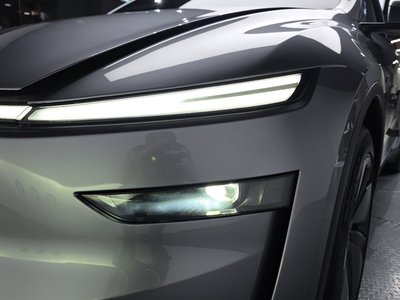 TESLA MODEL Y - 9