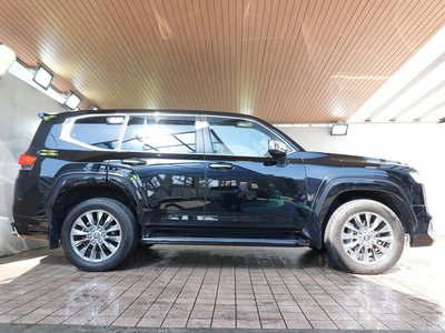 TOYOTA LAND CRUISER 300 - 4