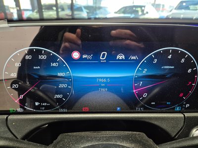 MERCEDES-BENZ E-CLASS - 8