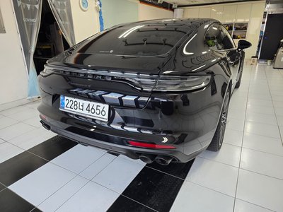 PORSCHE PANAMERA - 2