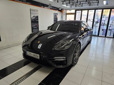 PORSCHE PANAMERA - 4