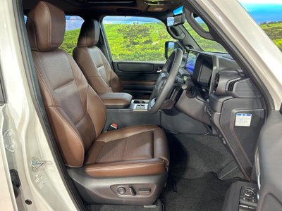 TOYOTA LAND CRUISER 250 - 8