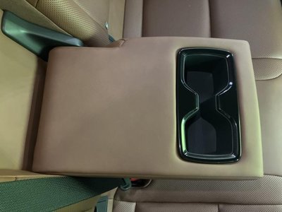 2025 Toyota CROWN ESTATE thumbnail 37