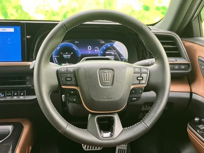 2025 Toyota CROWN ESTATE thumbnail 17